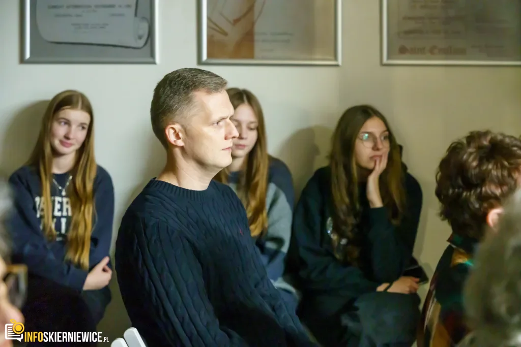 Zakończenie wystawy o Witoldzie Małcużyńskim i koncert „About Chopin…” - galeria zdjęć z Dworku Konstancji Gładkowskiej 6 koncert about chopin w wykonaniu macieja tubisa 19 z 25 1024x683 watermarked large