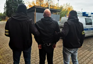 skierniewice policja zatrzymala sprawcow dwoch wlaman po poscigu samochodowym 3