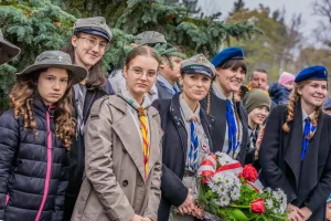skierniewice swietuja 11 listopada 2025 tak wygladaly uroczystosci przy kosciele garnizonowym 5 z 103