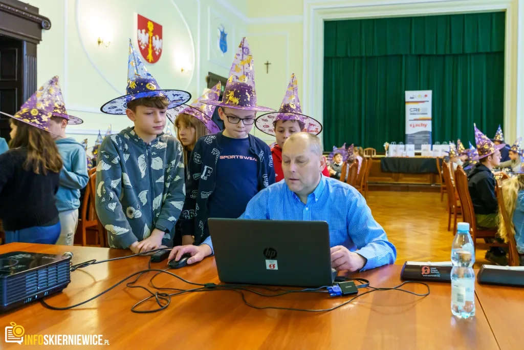 Szachowy finał w Skierniewicach. Młodzi mistrzowie wyłonieni w VI edycji „Łódzkie gra w szachy” 37 szachowe emocje w starostwie powiatowym w skierniewicach 15 z 55 1024x683 watermarked large