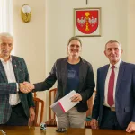 wyjscie z klasa niespelna 300 tys. zl dla uczniow z powiatu skierniewickiego 11 z 44