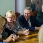 wyjscie z klasa niespelna 300 tys. zl dla uczniow z powiatu skierniewickiego 2 z 44
