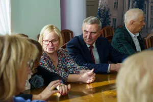 Niespełna 300 tys. złotych na „Wyjście z Klasą” - Dofinansowanie dla 22 Szkół z Powiatu Skierniewickiego 9 wyjscie z klasa niespelna 300 tys. zl dla uczniow z powiatu skierniewickiego 2 z 44