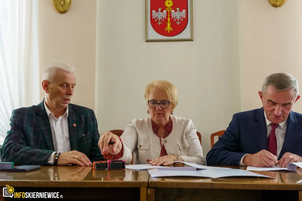 wyjscie z klasa niespelna 300 tys. zl dla uczniow z powiatu skierniewickiego 31 z 44 1024x683 watermarked large