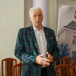 wyjscie z klasa niespelna 300 tys. zl dla uczniow z powiatu skierniewickiego 6 z 44