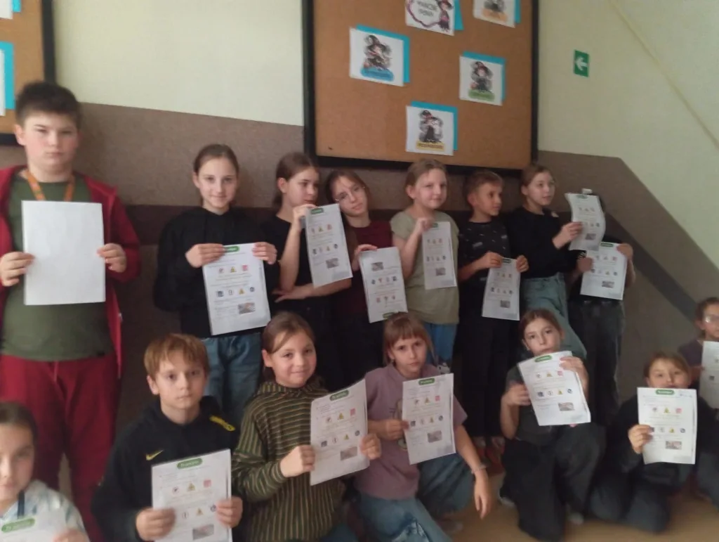 Odblaskowa Szkoła w SP nr 1 w Skierniewicach - konkurs plastyczny i Mistrz przepisów drogowych rozstrzygnięte 33 zdjecie whatsapp 2025 11 14 o 18.33.55 c2d59469