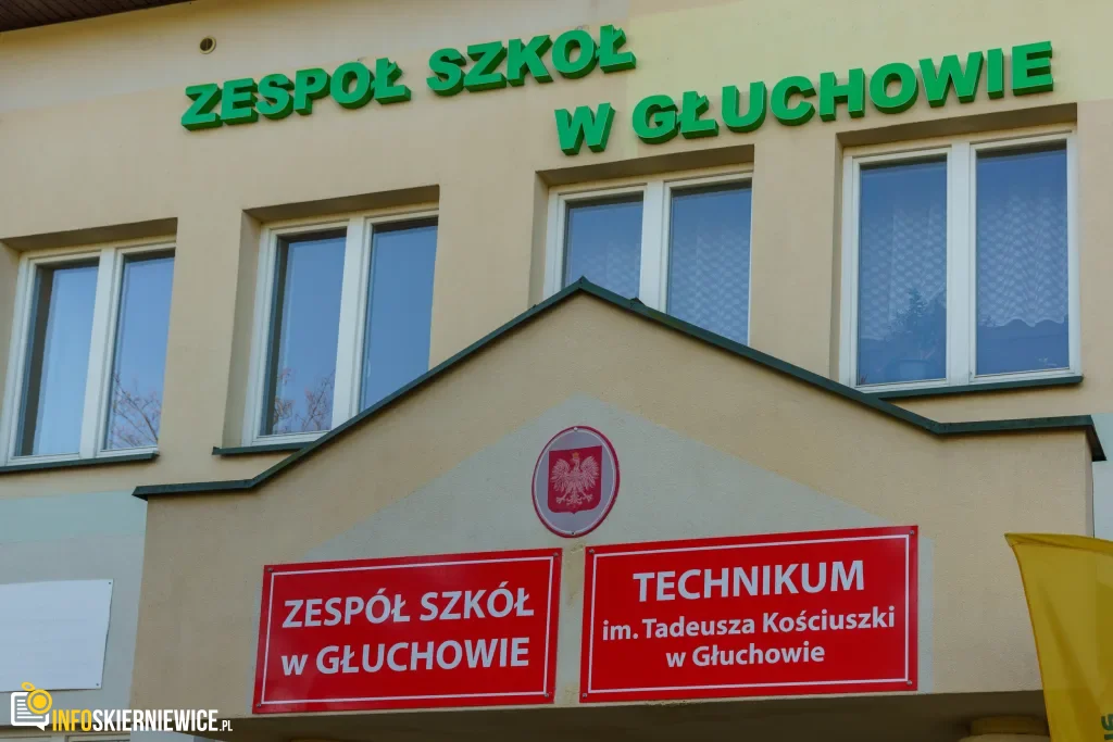 zespole szkol w gluchowie rozpoczely sie uroczystosci zwiazane z nadaniem patrona technikum 100 z 119 1024x683 watermarked large