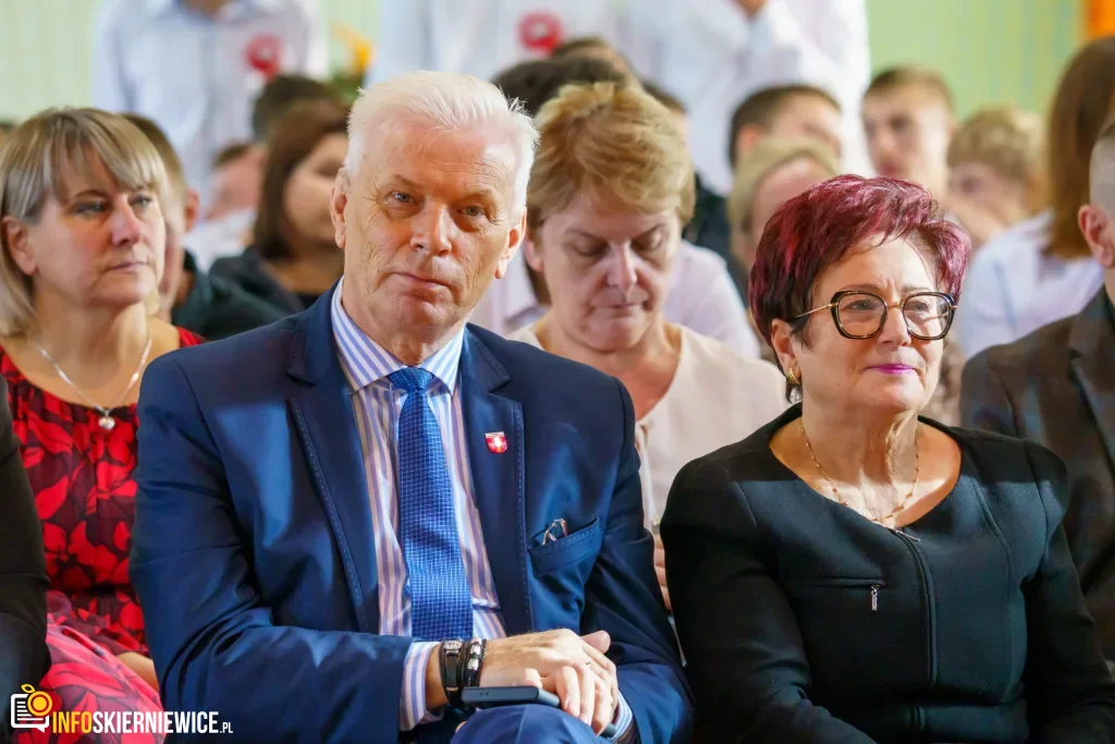 zespole szkol w gluchowie rozpoczely sie uroczystosci zwiazane z nadaniem patrona technikum 67 z 119 1024x683 watermarked large