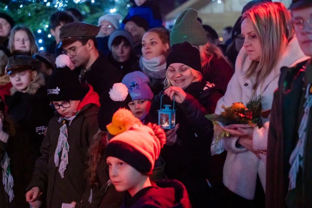 2025 12 14 21 35 53 45