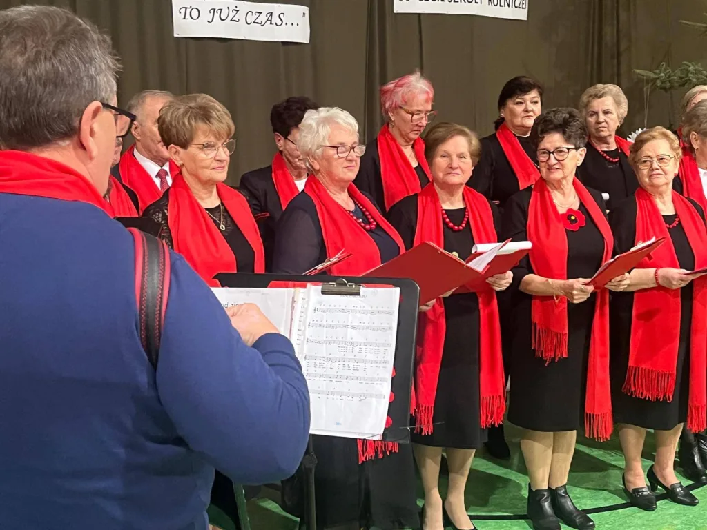 Wigilia Środowiskowa w Głuchowie: Tradycja i Jubileusze 1 2025 12 18 00 58 58 9