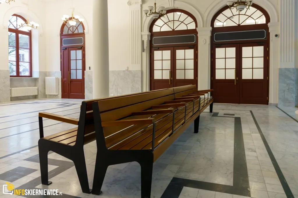 Zabytkowy dworzec w Skierniewicach powraca w blasku. Koniec modernizacji za 45 milionów złotych 1 dworzec kolejowy w skierniewicach po modernizacji oficjalnie oddany 4 z 60 1024x683 watermarked large
