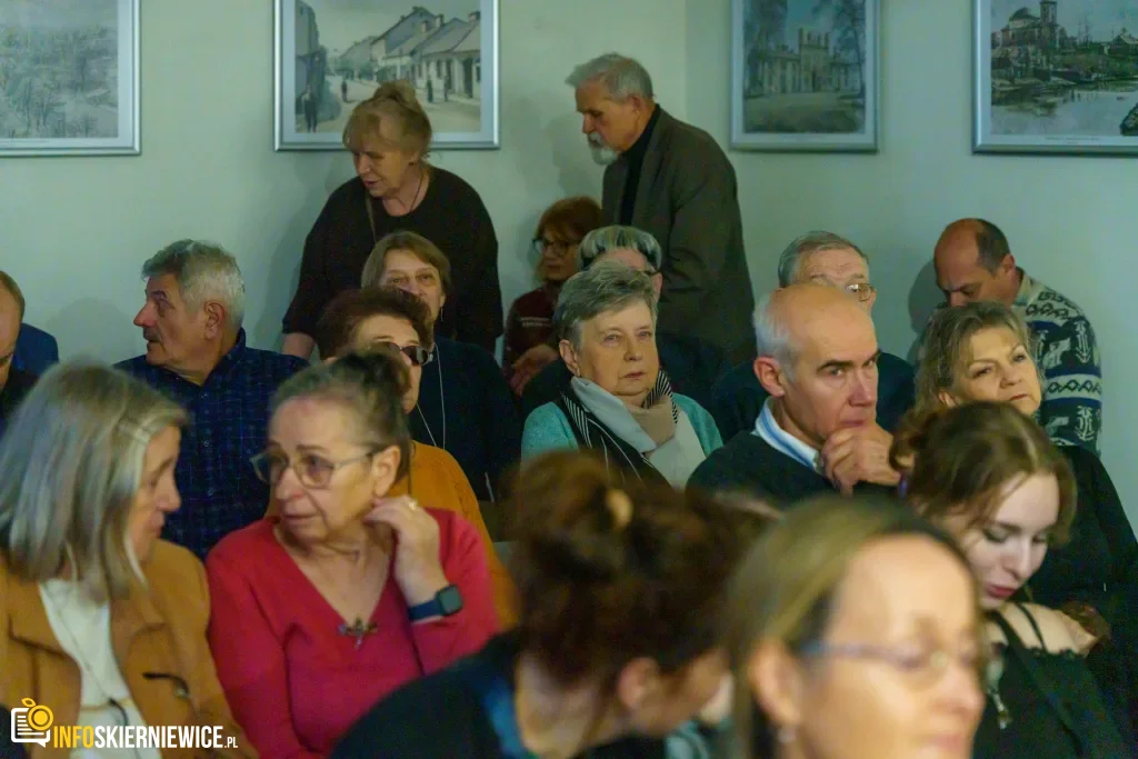 Otwarto wystawę „Konstancja - Muza Chopina” w Skierniewicach 1 konstancja muza chopina nowoczesna ekspozycja w dworku 2 z 37 1024x683 watermarked large