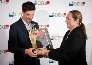 Łódzkie dla Ciebie: 16 marszałków, nowy ambasador, nowe pociągi i karetki 9 tenisnista