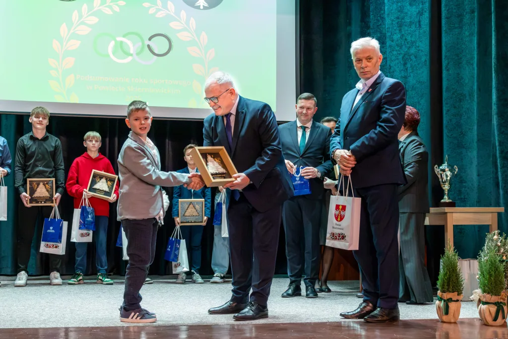 Gala Sportu Powiatu Skierniewickiego 2025 1 gala sportu powiatu skierniewickiego 2025 10 z 100