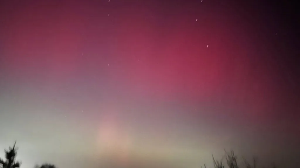 magia na niebie nad skierniewicami zorza polarna zachwycila mieszkancow2026 01 19 23 22 42 1
