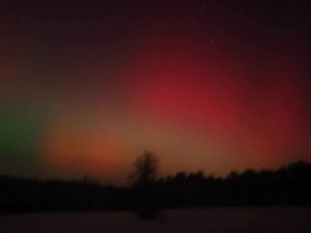 magia na niebie nad skierniewicami zorza polarna zachwycila mieszkancow2026 01 19 23 22 42 4