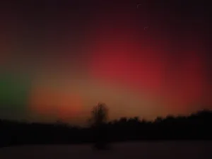 magia na niebie nad skierniewicami zorza polarna zachwycila mieszkancow2026 01 19 23 22 42 4