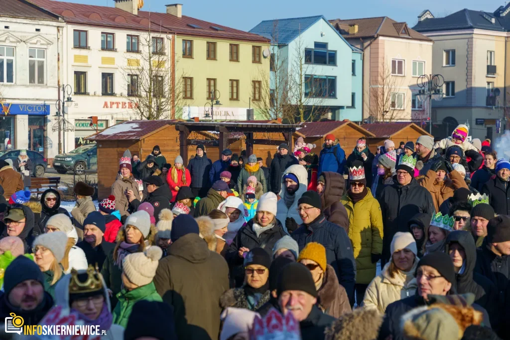 pierwszy orszak trzech kroli przeszedl ulicami skierniewic 42 z 86 1024x683 watermarked large
