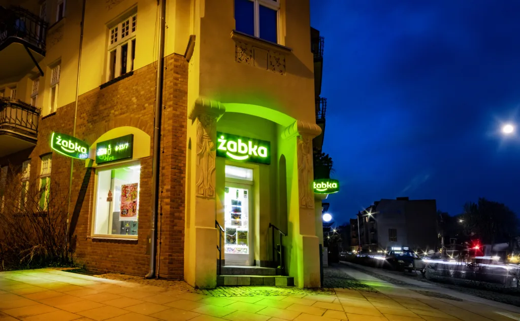 Sklep Żabka otwarty w niedzielę 4 stycznia 2026.