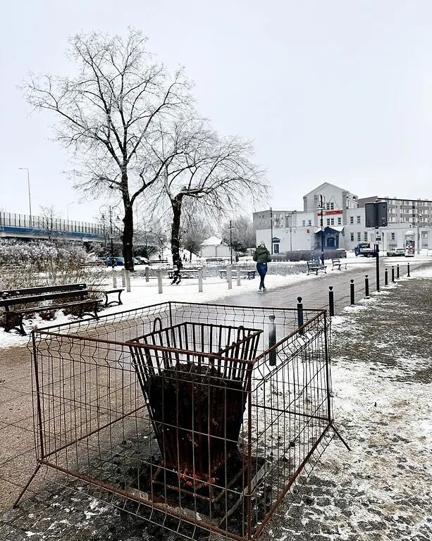 Mróz w Skierniewicach. Koksowniki na ulicach. Lista lokalizacji 21 zaklad utrzymania miasta uruchomil akcje przyjdz i ogrzej sie 001