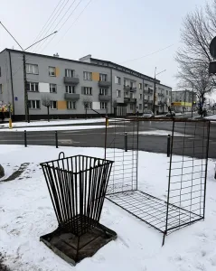 Mróz w Skierniewicach. Koksowniki na ulicach. Lista lokalizacji 8 zaklad utrzymania miasta uruchomil akcje przyjdz i ogrzej sie 004