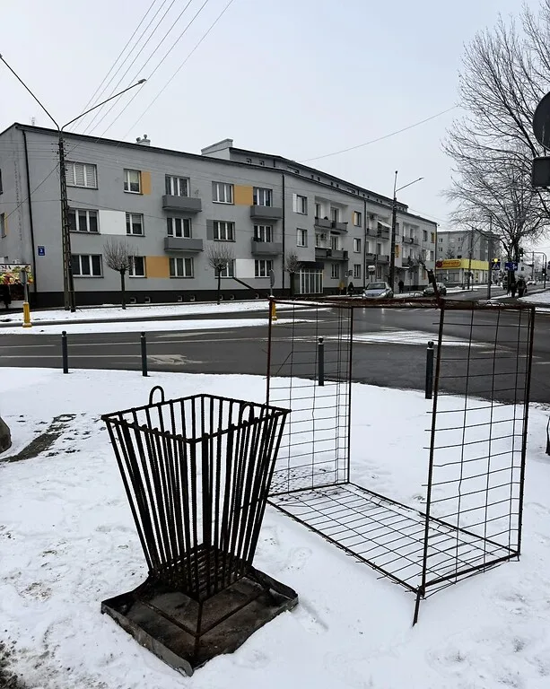 Mróz w Skierniewicach. Koksowniki na ulicach. Lista lokalizacji 5 zaklad utrzymania miasta uruchomil akcje przyjdz i ogrzej sie 004