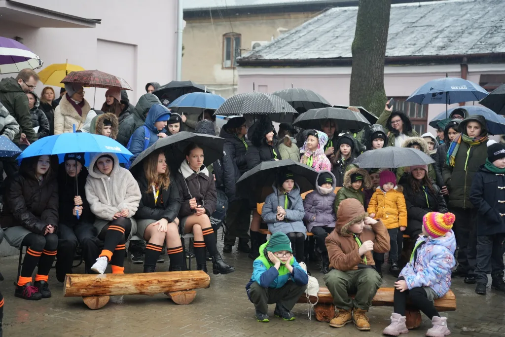Skierniewiccy harcerze świętowali Dzień Myśli Braterskiej i otworzyli nową siedzibę hufca 5 14 otwarcie siedziby zhp skierniewice sienkiewicza