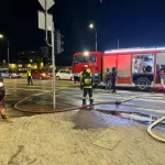 5 samochod plonal na wiadukcie w skierniewicach