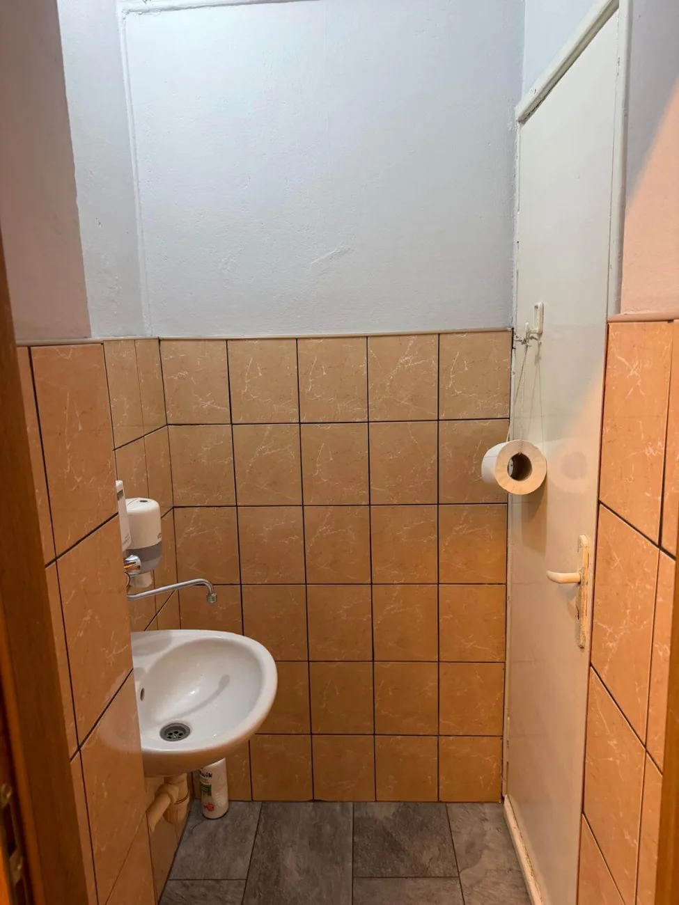 ogrzewalnia w skierniewicach otwarta 8
