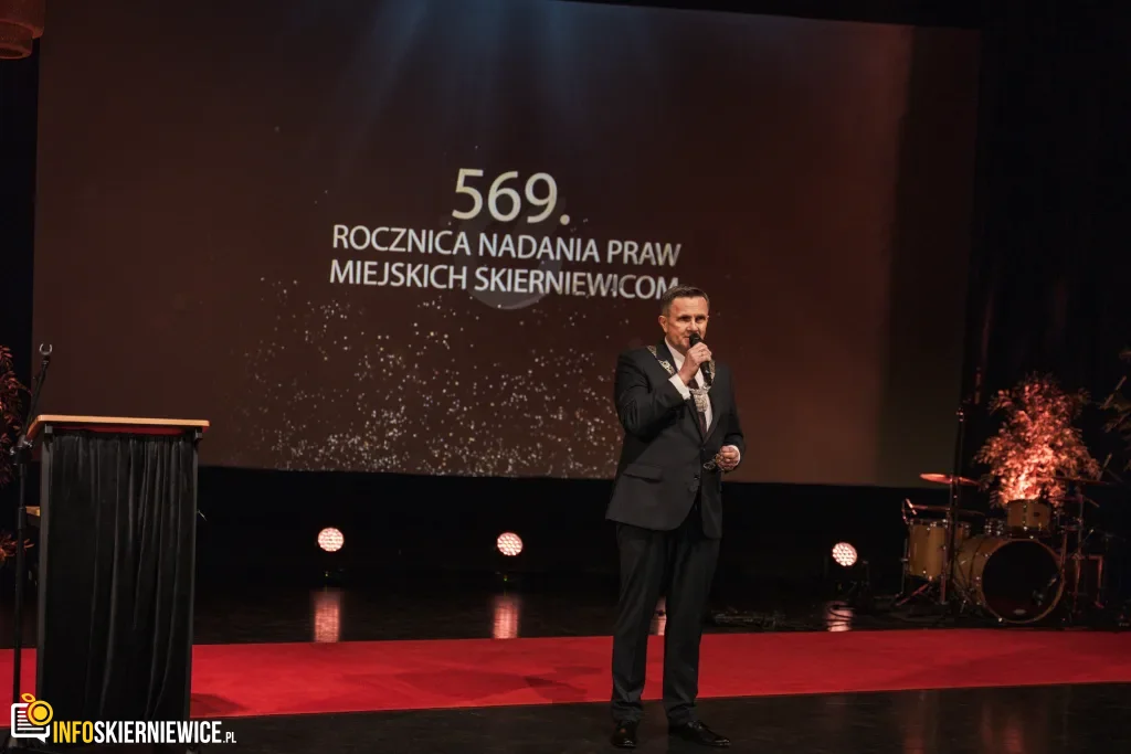 skierniewice swietuja 569 rocznice nadania praw miejskich gala jubileuszowa 41 z 87 1024x683 watermarked large
