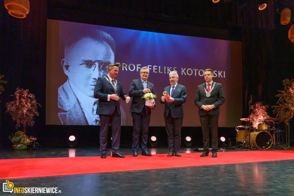 skierniewice swietuja 569 rocznice nadania praw miejskich gala jubileuszowa 59 z 87 1024x683 watermarked large