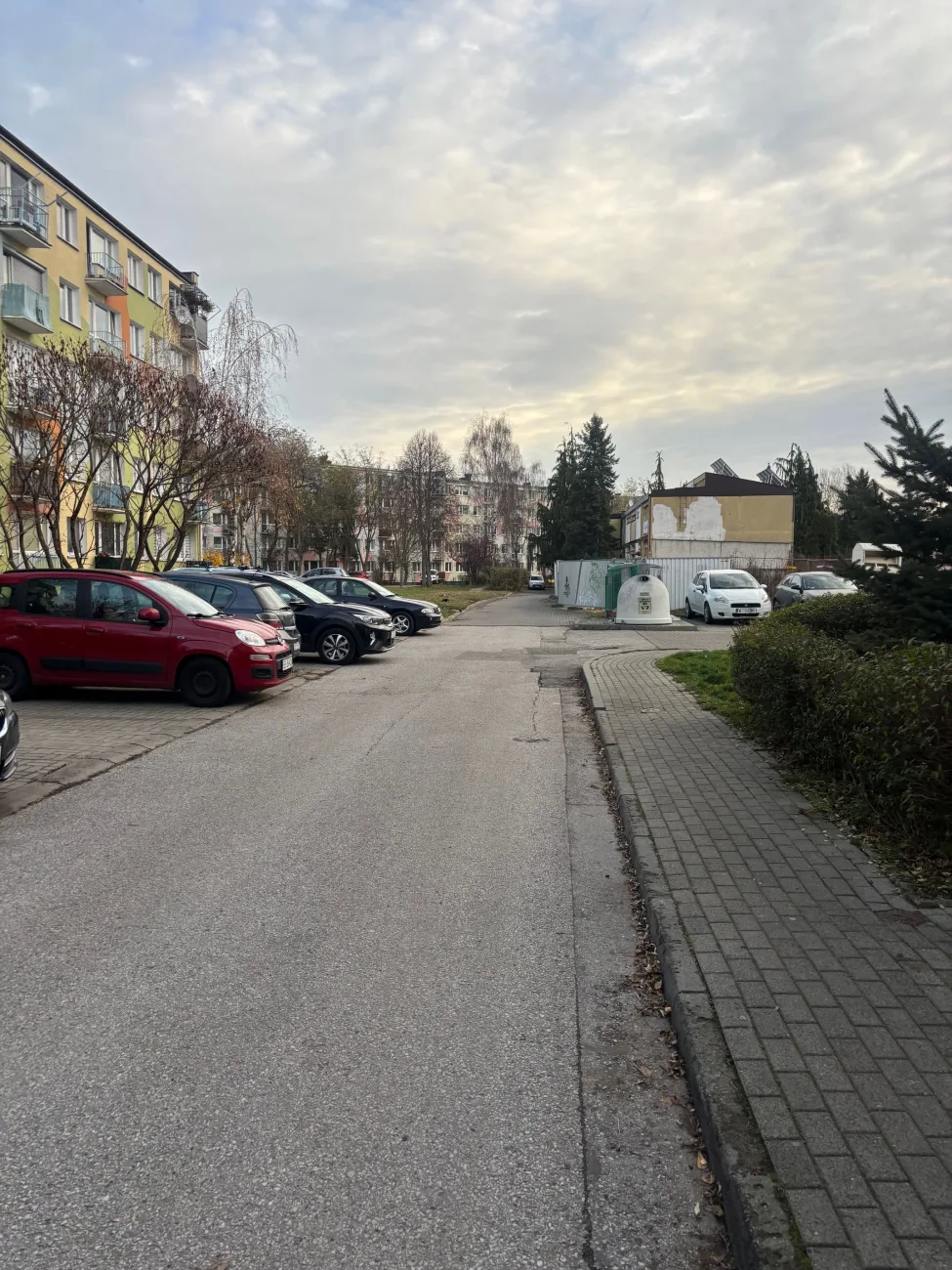 droga oraz obecny przejazd pomiedzy blokami 2