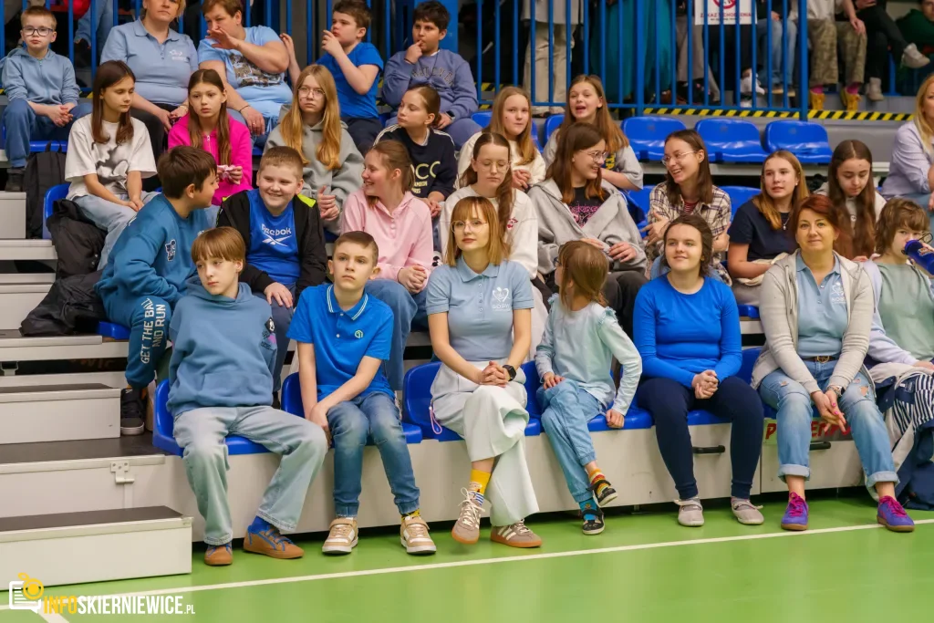Mikołaj „Bagi” Bagiński i Elżbieta Romanowska w Skierniewicach. Tłumy na wyjątkowym dniu w nowej hali OSiR 5 galeria skierniewice bagi romanowska nasz nowy dom 21 z 74 1024x683 watermarked large