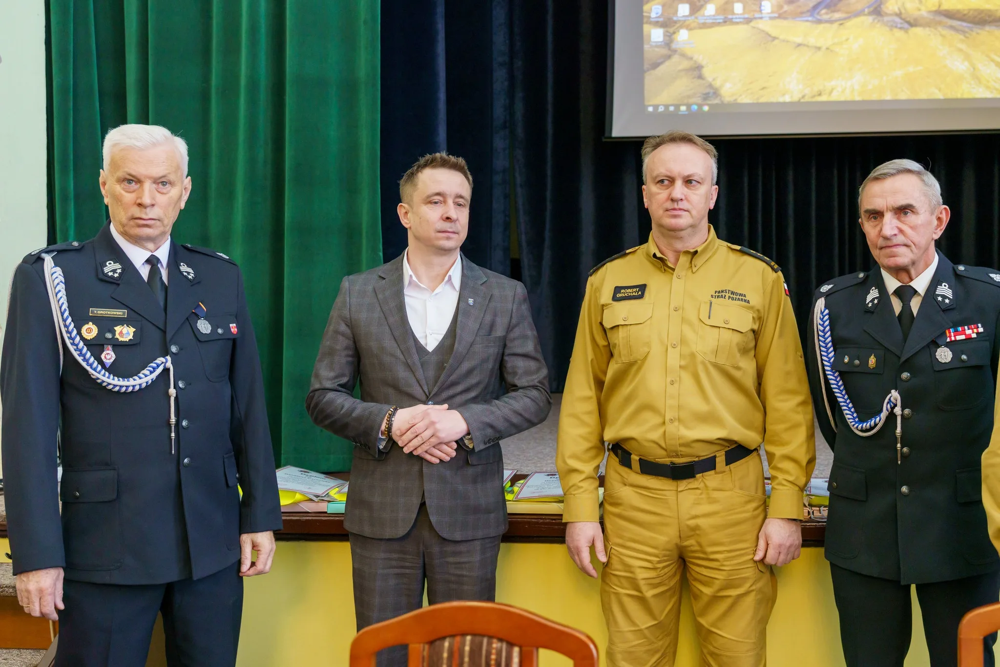 Młodzież z powiatu skierniewickiego wie, jak ratować życie. Znamy zwycięzców strażackiego turnieju! — zdjęcie 19 z 61