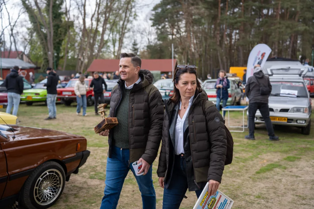 Klasyki wróciły na sezon. W Sielskiej Stanicy pojawiło się ponad 250 aut.