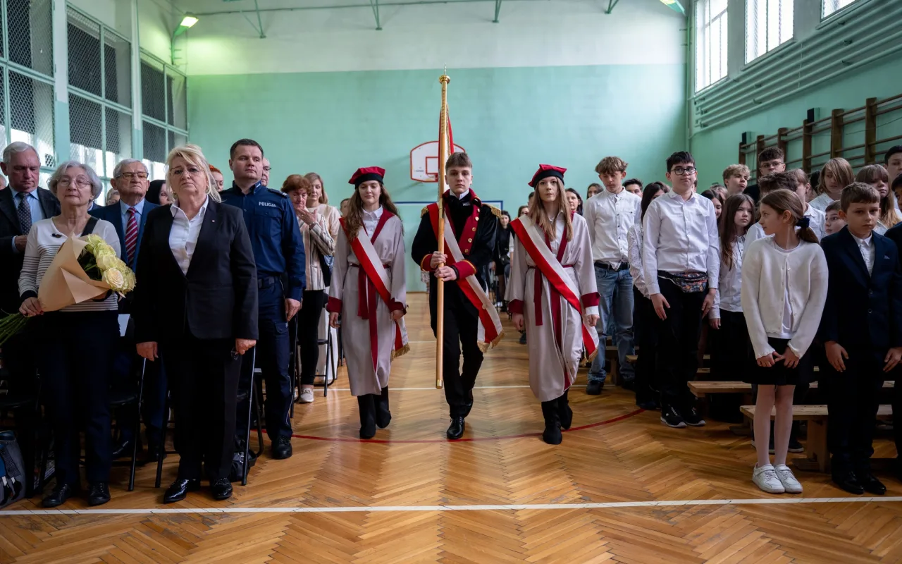 110 lat skierniewickiej „Dwójki”. Wielkie święto Szkoły Podstawowej im. Tadeusza Kościuszki — zdjęcie 18 z 51