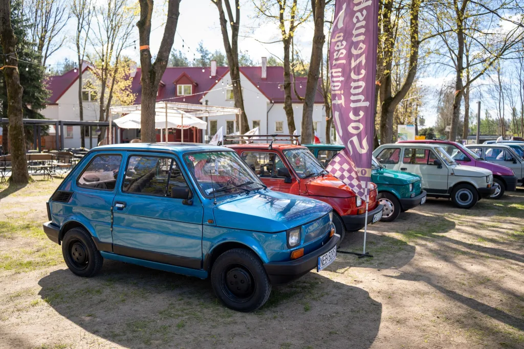 Klasyki wróciły na sezon. W Sielskiej Stanicy pojawiło się ponad 250 aut.