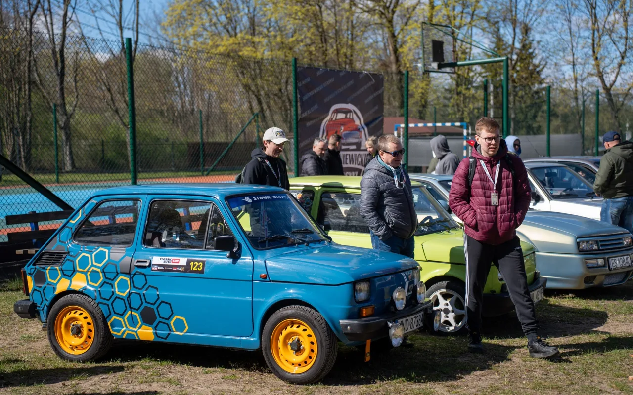 Klasyki wróciły na sezon. W Sielskiej Stanicy pojawiło się ponad 250 aut.