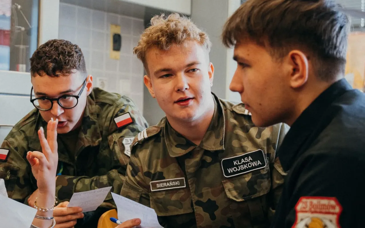 Uczniowie klas mundurowych z Zespółu Szkół w Bolimowie podczas historycznego szkolenia zawodowego w Grecji w ramach programu Erasmus+