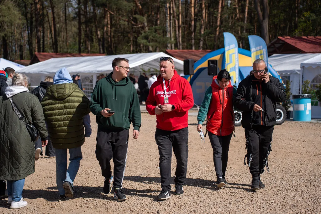 Klasyki wróciły na sezon. W Sielskiej Stanicy pojawiło się ponad 250 aut.
