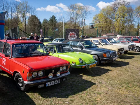 Klasyki wróciły na sezon. W Sielskiej Stanicy pojawiło się ponad 250 aut.