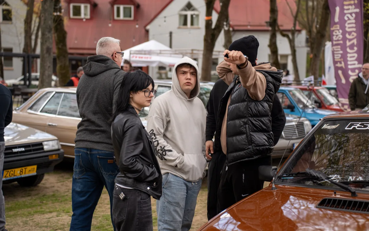 Klasyki wróciły na sezon. W Sielskiej Stanicy pojawiło się ponad 250 aut.
