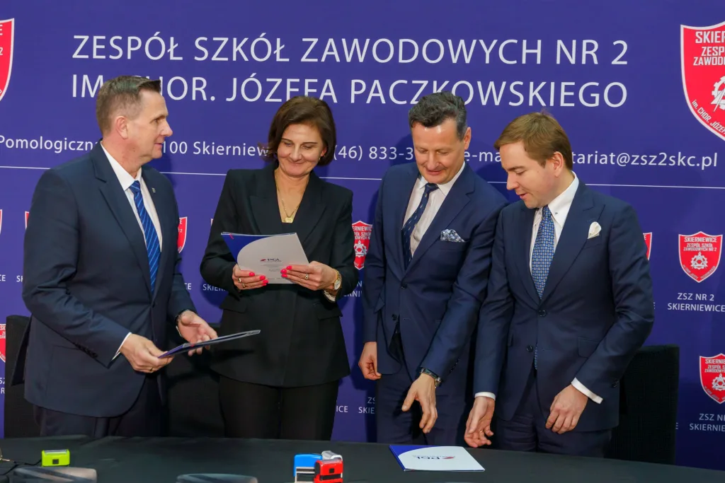 mechanik lotniczy w kierniewicach wspolpraca pgl 35 z 41