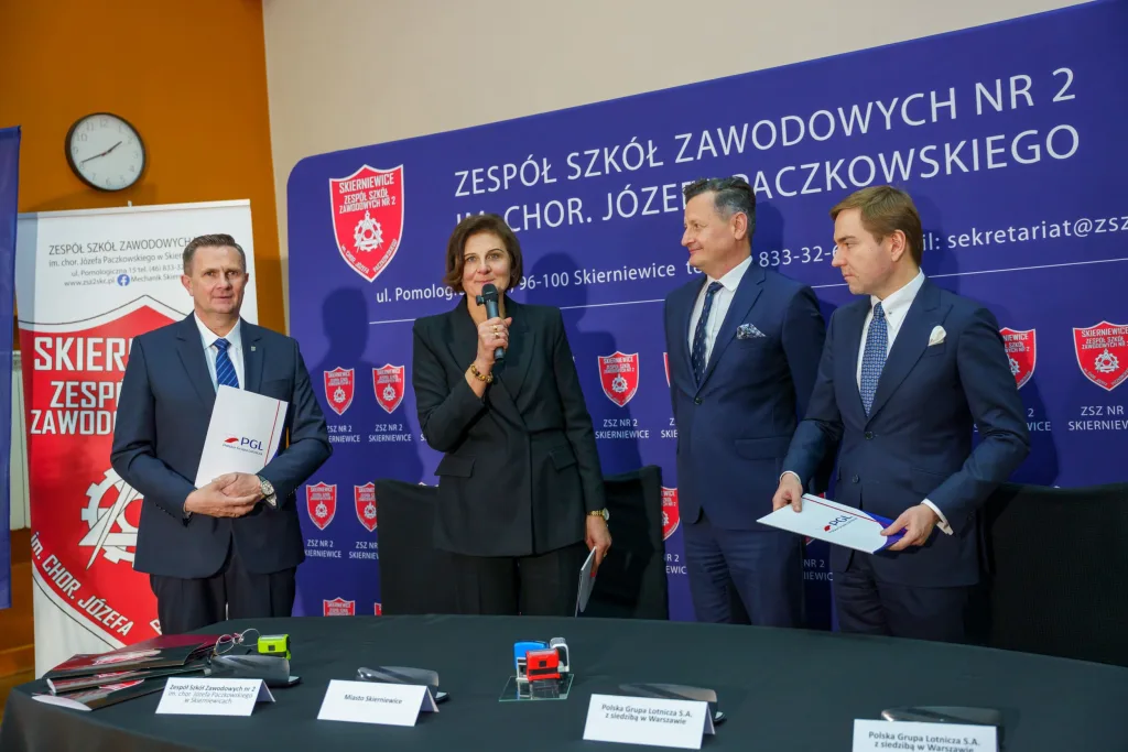 mechanik lotniczy w kierniewicach wspolpraca pgl 40 z 41