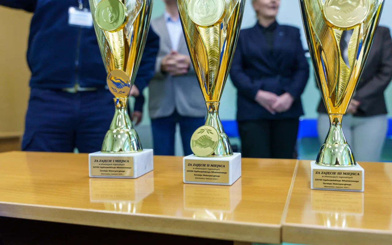 Uczestnicy XXVIII Ogólnopolskiego Młodzieżowego Turnieju Motoryzacyjnego w WORD Skierniewice podczas rywalizacji o awans do finału