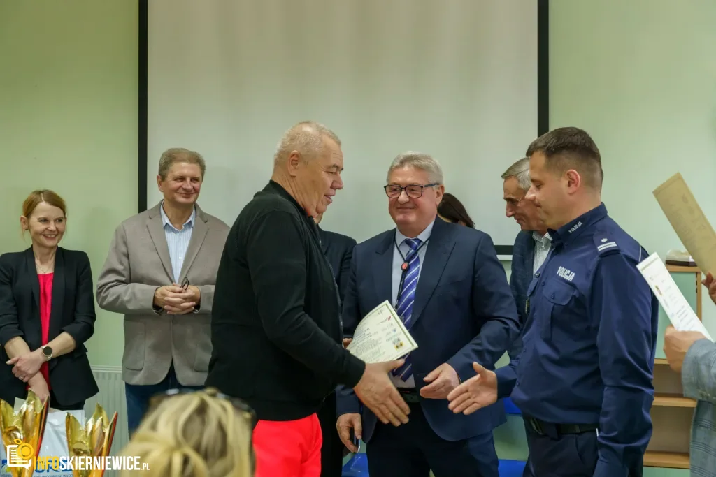 Uczestnicy XXVIII Ogólnopolskiego Młodzieżowego Turnieju Motoryzacyjnego w WORD Skierniewice podczas rywalizacji o awans do finału