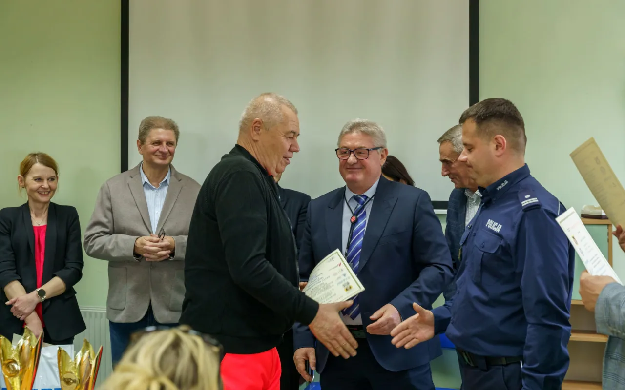 Uczestnicy XXVIII Ogólnopolskiego Młodzieżowego Turnieju Motoryzacyjnego w WORD Skierniewice podczas rywalizacji o awans do finału