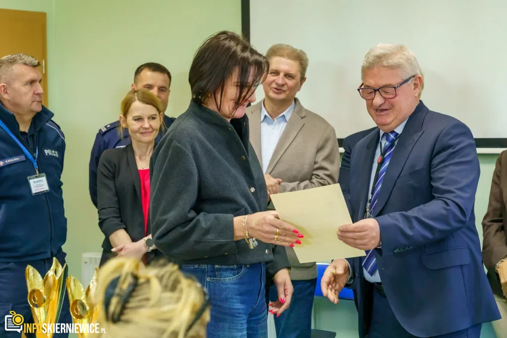 Młodzi mistrzowie kierownicy w Skierniewicach. „Mechanik” dominuje w turnieju, a sześć drużyn rusza na finał do Sieradza 1 Uczestnicy XXVIII Ogólnopolskiego Młodzieżowego Turnieju Motoryzacyjnego w WORD Skierniewice podczas rywalizacji o awans do finału