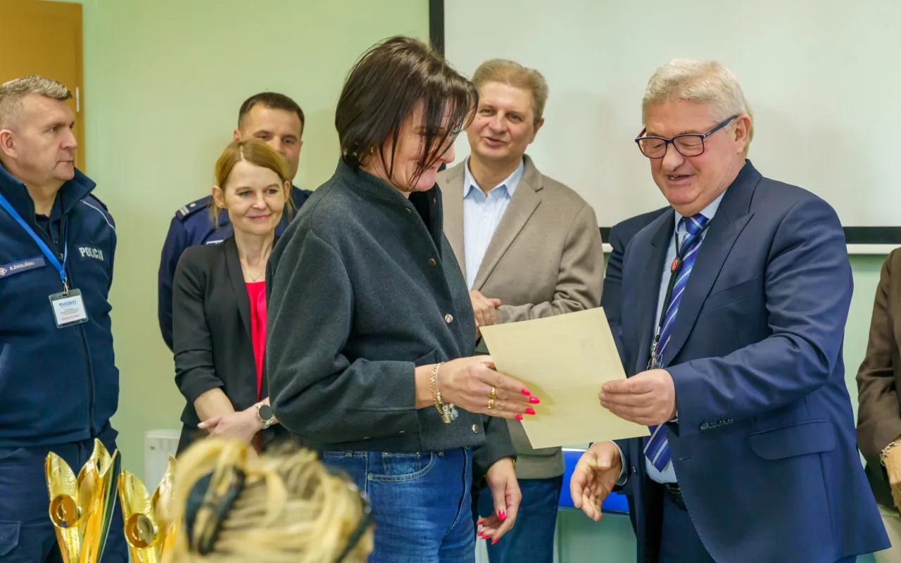 Uczestnicy XXVIII Ogólnopolskiego Młodzieżowego Turnieju Motoryzacyjnego w WORD Skierniewice podczas rywalizacji o awans do finału
