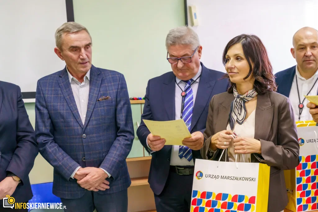 Uczestnicy XXVIII Ogólnopolskiego Młodzieżowego Turnieju Motoryzacyjnego w WORD Skierniewice podczas rywalizacji o awans do finału